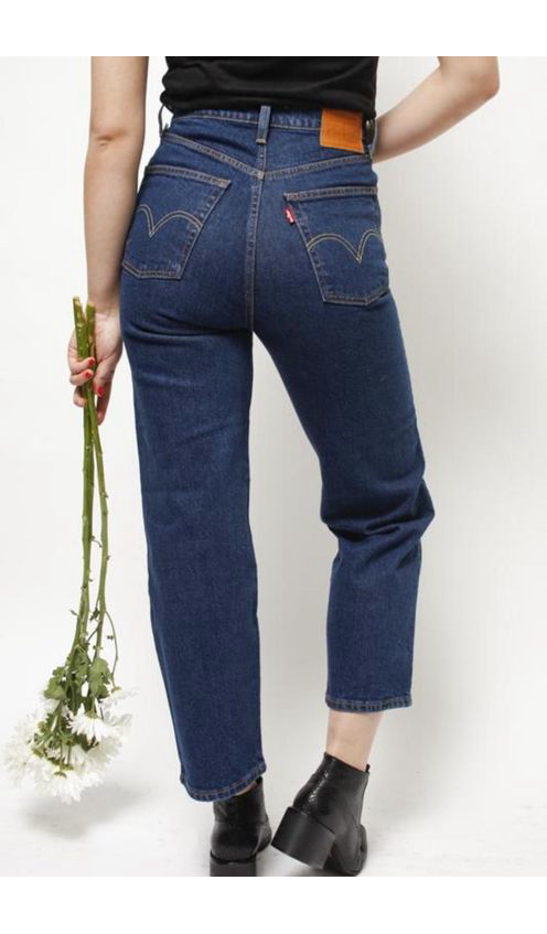 1. Levi’s Ribcage Jeans: Affordable & Always On-Trend